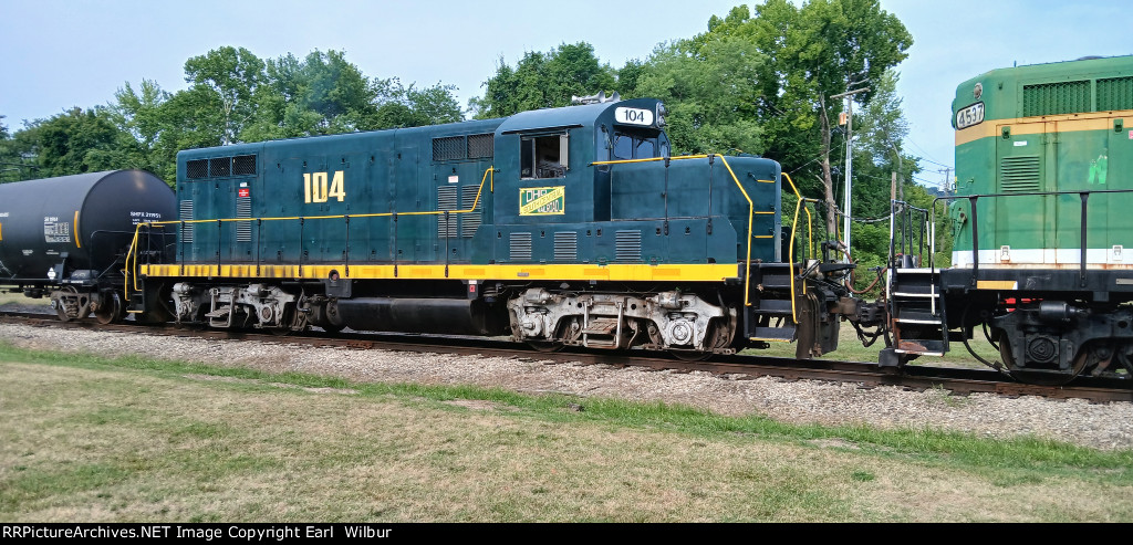 Ohio South Central Railroad (OSCR) 104